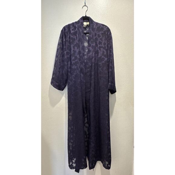 Vintage Victoria’s Secret Purple Robe Gold Crown Label Small Peignoir Glam READ - Picture 2 of 9